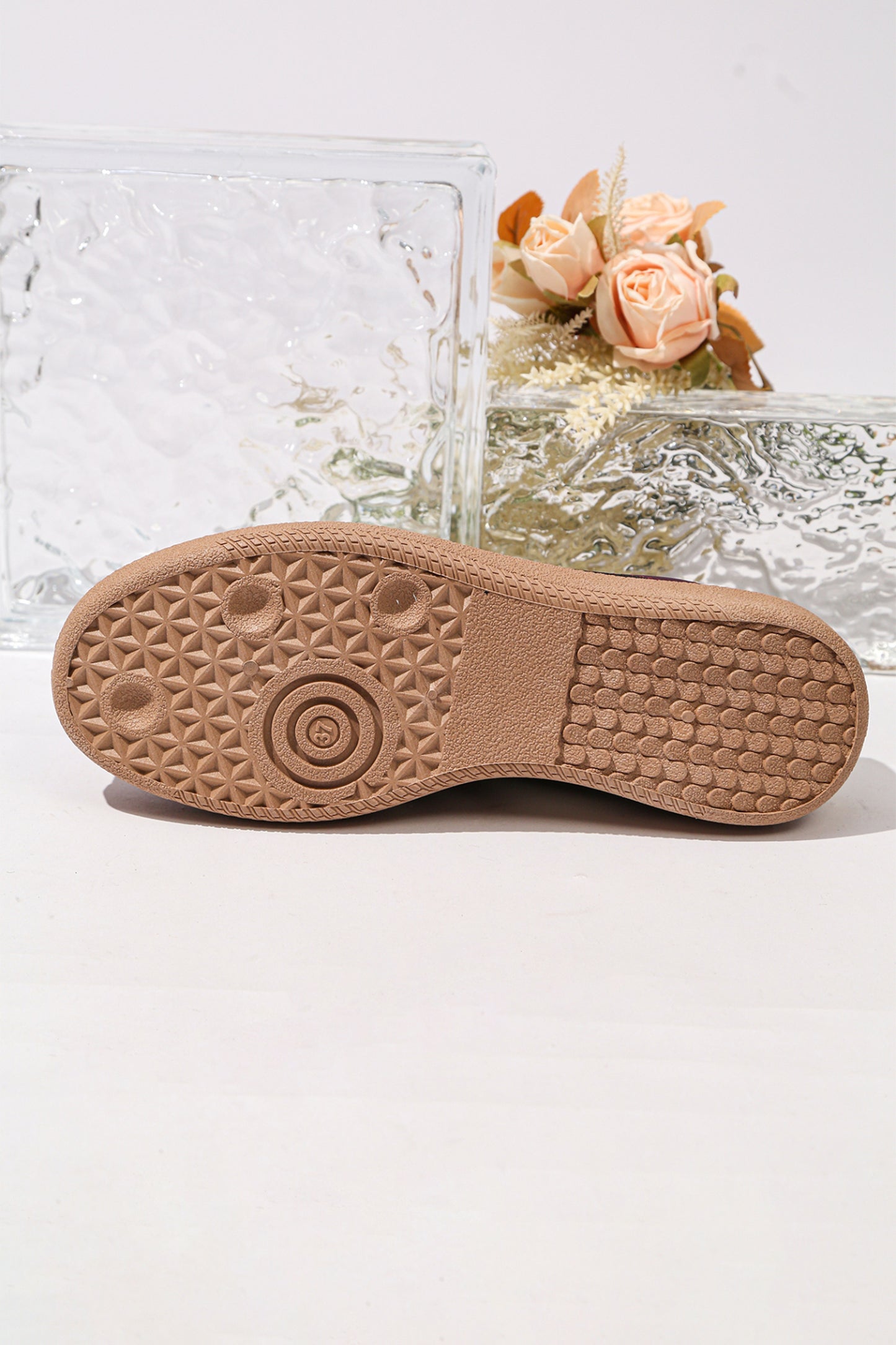 Patchwork Lace-Up Eyelet Fashion Sneakers