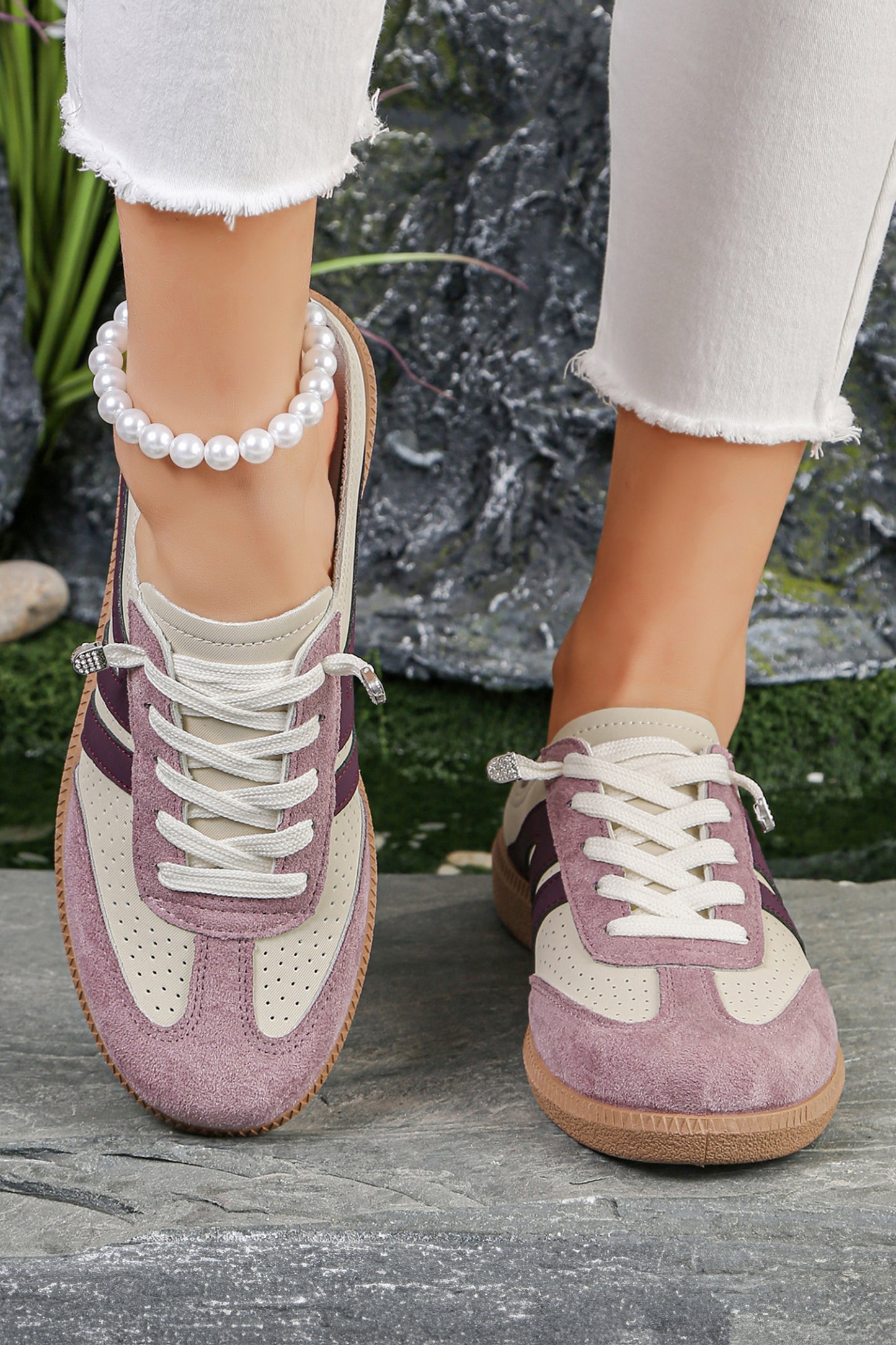 Patchwork Lace-Up Eyelet Fashion Sneakers